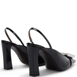 BRENDHA BUCKLE