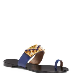 NEFERTITI FLAT